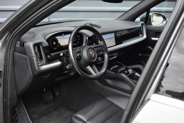 Porsche CAYENNE 3.0 E-Hybrid 470pk Sport Chrono | Pano | Matrix | ACC | 21'' Wielen | Bose | Trekhaak | Orig. NL |