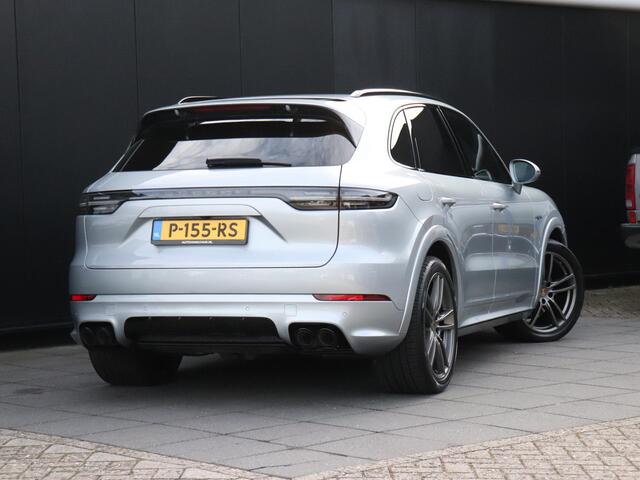 Porsche CAYENNE 3.0 E-Hybrid | SPORT-CHRONO | LUCHT-VERING LEDER | PANO-DAK | BOSE | TREKHAAK | ENTERTAINMENT | HEAD-UP | CAMERA | ACHTERAS BEST | CARBON
