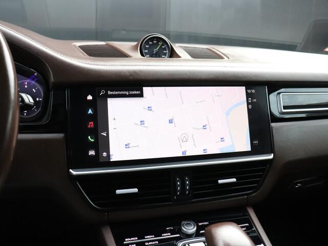 Porsche CAYENNE 3.0 E-Hybrid | SPORT-CHRONO | LUCHT-VERING LEDER | PANO-DAK | BOSE | TREKHAAK | ENTERTAINMENT | HEAD-UP | CAMERA | ACHTERAS BEST | CARBON