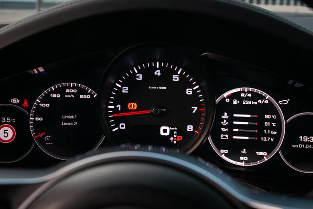 Porsche CAYENNE Coupé 3.0 | PANO | Luchtvering