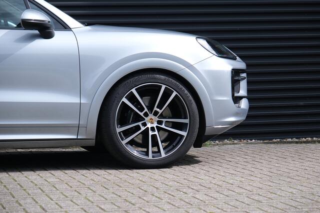 Porsche CAYENNE 3.0 E-Hybrid Nieuw Model | Achterasbesturing | Sportchrono + Sport Design | Elec Trekhaak |
