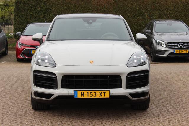 Porsche CAYENNE Coupé 3.0 E-Hybrid / Panoramadak / 360Camera / Sportdesign+Chrono / Luchtvering / 22'' / Sportuitlaat / Dodehoek / DAB / Bose / Stoelverwarming 4x / Cruise Control