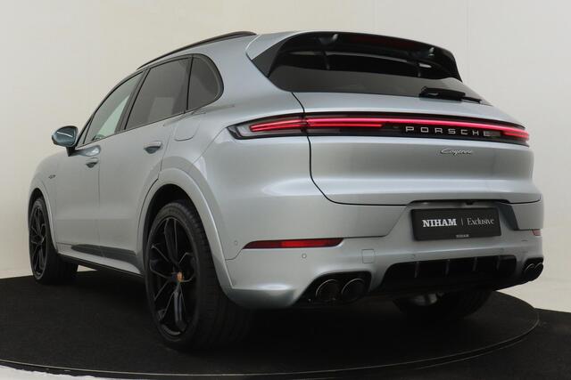 Porsche CAYENNE 3.0 E-HYBRID -SPORT DESIGN|SPORT CHRONO|22"LM VELGEN|PANO-DAK|360 CAMERA|LUCHTVERING|TREKHAAK|DOLOMIETZILVER|MATRIX LED|ADAPT. CRUISE|SPORTSTOELEN