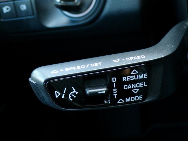 Porsche CAYENNE 3.0 E-Hybrid Platinum Edition, Trekhaak / BOSE Surround Sound / Carplay + Android Auto / Leder / Luchtvering / Elektr. Schuifdak / 22 '' LMV