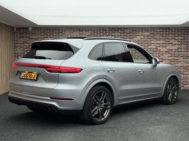 Porsche CAYENNE 4.0 Turbo Panorama headup Sport Chrono Memory