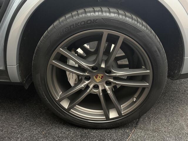 Porsche CAYENNE 4.0 Turbo Panorama headup Sport Chrono Memory
