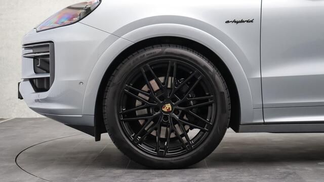 Porsche CAYENNE Coupé E-Hybrid SportDesign | Head-up | Sportuitlaat | BOSE Sound | Night-Vision | Trekhaak | Bijrijdersdisplay
