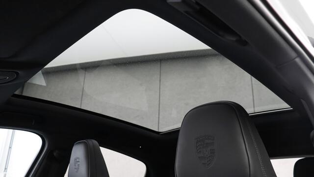 Porsche CAYENNE Coupé E-Hybrid SportDesign | Head-up | Sportuitlaat | BOSE Sound | Night-Vision | Trekhaak | Bijrijdersdisplay