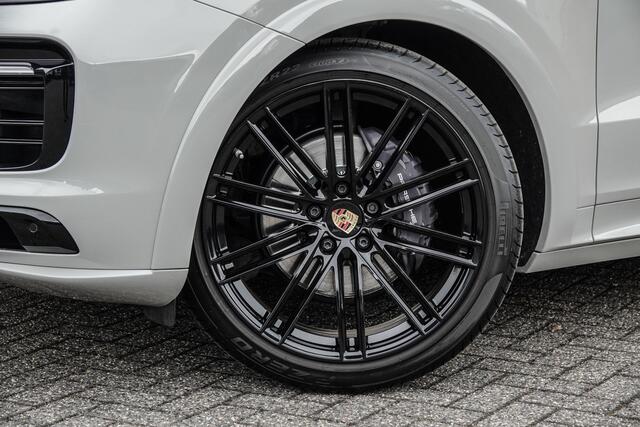 Porsche CAYENNE Coupé 3.0 E-Hybrid 462Pk Aut. | Platinum Edition | Luchtvering | Sport-Design Pakket | 360° Camera | Panoramadak | 22''