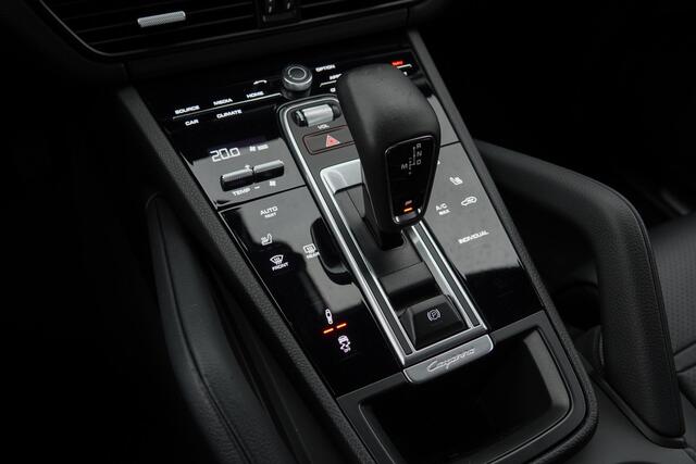 Porsche CAYENNE Coupé 3.0 E-Hybrid 462Pk Aut. | Platinum Edition | Luchtvering | Sport-Design Pakket | 360° Camera | Panoramadak | 22''
