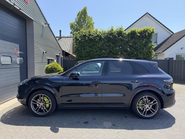 Porsche CAYENNE 3.0 E-Hybrid Sport Chrono | Panoramadak | 360* Camera | Stoelventilatie/Verwarming | 21 Inch Lichtmetalen Velgen |
