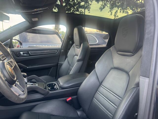 Porsche CAYENNE Coupé 3.0 E-Hybrid / Trekhaak / Panoramadak / 360Camera / Head-up / Burmester / Softclose / Keyless / 21'' / Luchtvering / Nachtzicht / Carbon intr. / Sportdesign+Chrono / Stoelventilatie+Verwarming / Dodehoek
