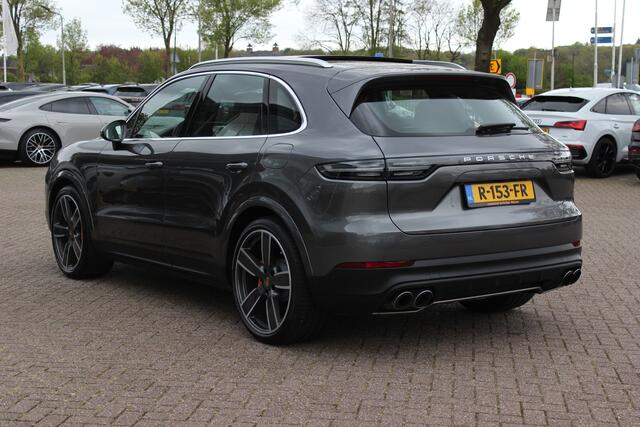Porsche CAYENNE 3.0 E-Hybrid / Trekhaak / Panoramadak / Camera / Luchtvering / 22'' / Sportchrono / Bose / Stoelventilatie+Verwarming / Cruise Control