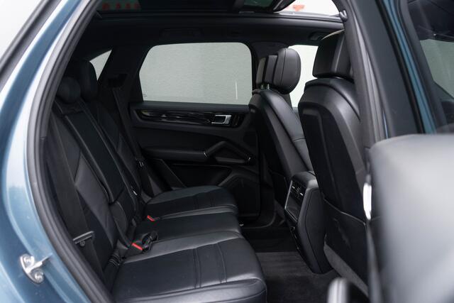 Porsche CAYENNE 3.0 / Luchtvering/ Panoramadak/ 22 Inch/ Memory
