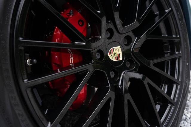 Porsche CAYENNE 3.0 / Luchtvering/ Panoramadak/ 22 Inch/ Memory