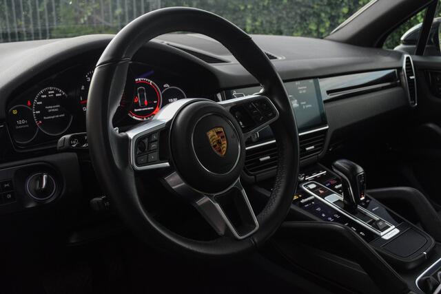 Porsche CAYENNE 3.0 / Luchtvering/ Panoramadak/ 22 Inch/ Memory
