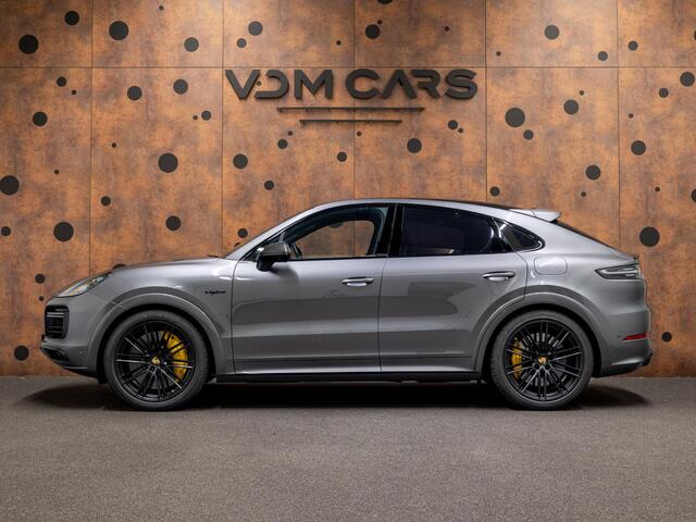 Porsche CAYENNE Coupé 4.0 Turbo S E-Hybrid | Carbon | Burmester | Trekhaak | HUD | InnoDrive | Achterasbest. |