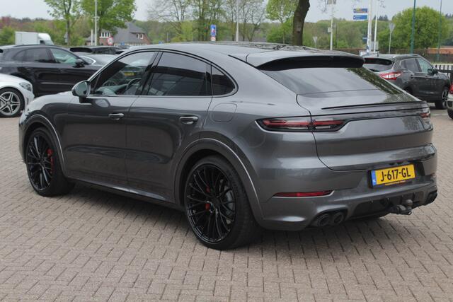 Porsche CAYENNE Coupé 3.0 E-Hybrid / Trekhaak / Panoramadak / 360Camera / Softclose / Sportuitlaat / 21'' / Keyless / Bose / Matrix LED / ACC / Sportchrono / Stoelventilatie / Stuurverwarming