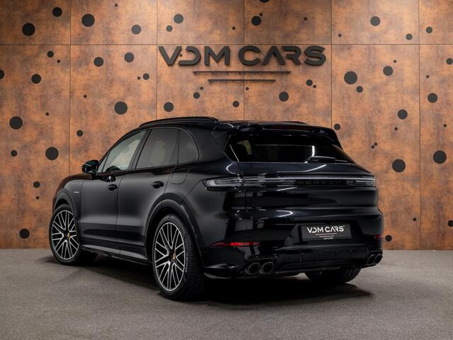 Porsche CAYENNE 3.0 E-Hybrid Black Edition | SportDesign | Trekhaak | Achterasbest. | Sportuitlaat | HUD | Bijrijdersdisplay |