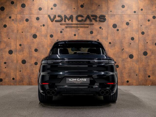 Porsche CAYENNE 3.0 E-Hybrid Black Edition | SportDesign | Trekhaak | Achterasbest. | Sportuitlaat | HUD | Bijrijdersdisplay |