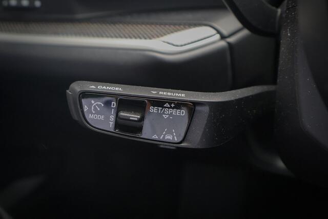 Porsche CAYENNE 4.0 Turbo E-Hybrid | TECHART | ADAPTIVE CRUISE | STOELVERKOELING & VERWARMING | TREKHAAK | PASSENGER DISPLAY | HEAD UP | BURMESTER | ACHTERASBESTURING |