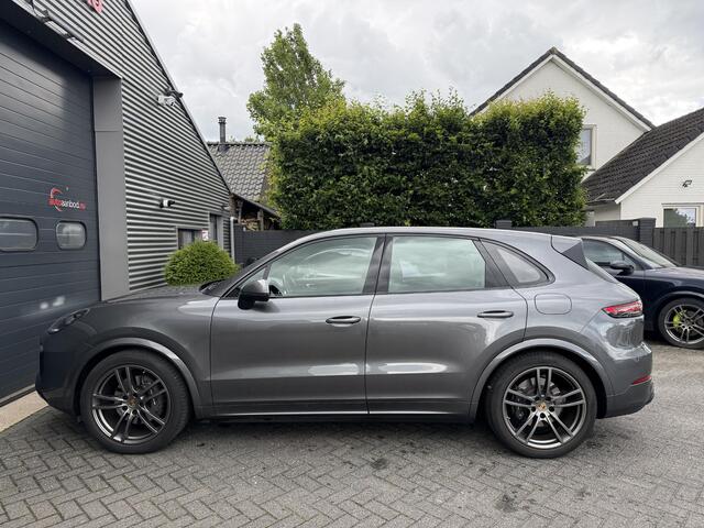 Porsche CAYENNE 3.0 E-Hybrid Sport Chrono | 360* Camera | Luchtvering | Bose | Stoelventilatie/Verwarming | Elektrische Achterklep |