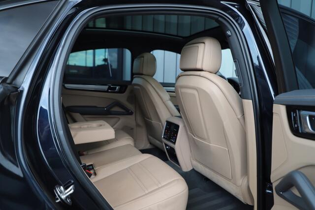 Porsche CAYENNE Coupé 3.0 E-Hybrid | 462PK | Luchtvering | 4W-Sturing | Head-up | Keyless-go | Matrix-led | Bose | 14-Weg Comfortstoelen | Sfeerverlichting | 2021. !