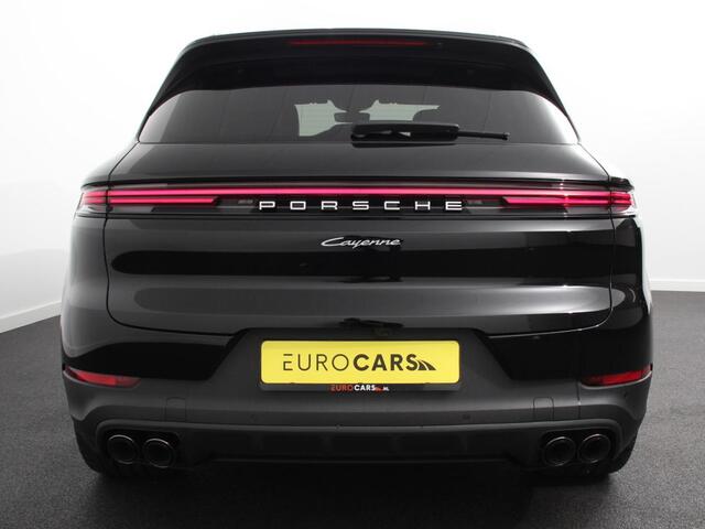Porsche CAYENNE 3.0 E-Hybrid Luchtvering Leder Panoramadak Camera Navigatie Elektrische comfortstoelen DAB+ Led Adaptieve cruise control Climate control Lichtmetalen velgen Apple Carplay/ Android Auto