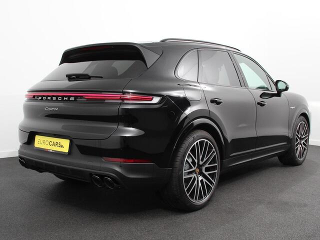 Porsche CAYENNE 3.0 E-Hybrid Luchtvering Leder Panoramadak Camera Navigatie Elektrische comfortstoelen DAB+ Led Adaptieve cruise control Climate control Lichtmetalen velgen Apple Carplay/ Android Auto