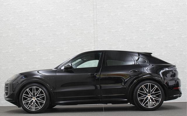 Porsche CAYENNE Coupé 3.0 E-Hybrid | Passenger Display | 360 Camera | Sport-Design | ACC | Sport-Chrono | Soft-Close | BOSE | Panorama | Trekhaak | 4-Zone Clima | Matrix-LED | Keyless-Entry | Sfeerverlichting | Luchtvering | 22 Inch | Leder Dashboard | Dodehoek | Memory 