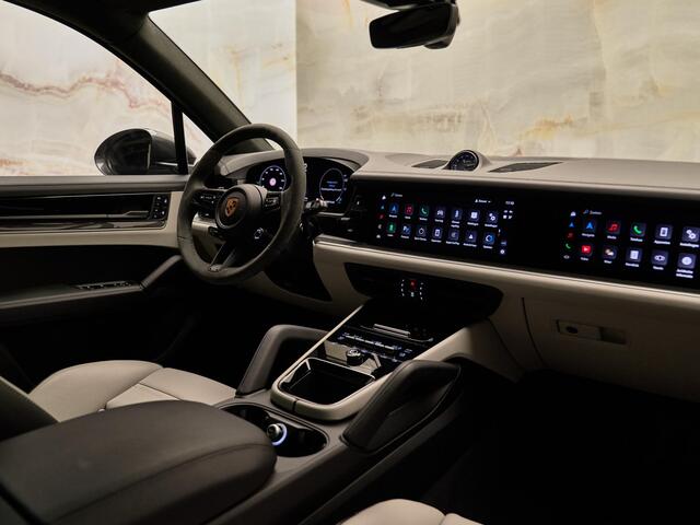 Porsche CAYENNE 3.0 E-Hybrid , Rear Seat Entertainment, pano, PDCC, SportDesign, 4W-best, Bose, luchtv., memory, bijrijdersdisplay, matrix-LED, tr.haak, 22", InnoDrive, HUD, NP186k