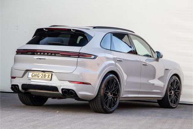 Porsche CAYENNE 3.0 E-Hybrid Sport-Design, Lederpakket, Passenger Display, Pano, Bose, Adapt. Cruise, Luchtvering