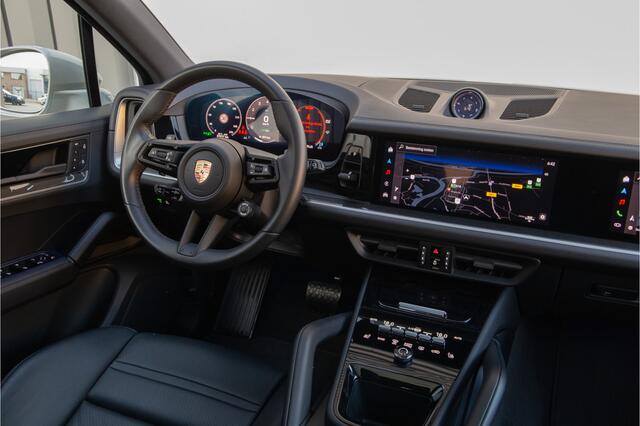 Porsche CAYENNE 3.0 E-Hybrid Sport-Design, Lederpakket, Passenger Display, Pano, Bose, Adapt. Cruise, Luchtvering
