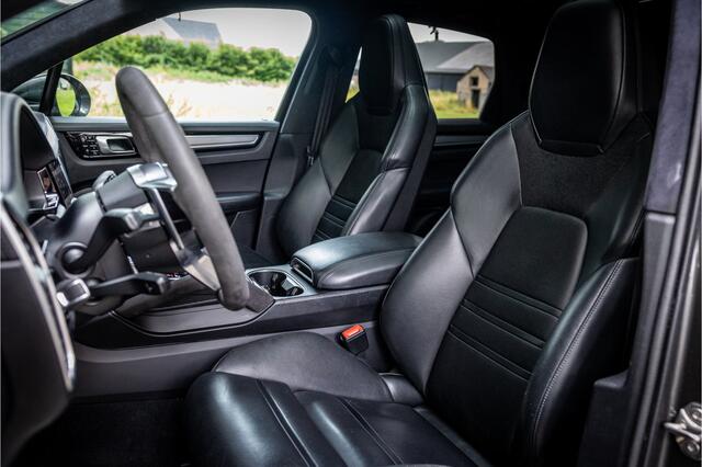 Porsche CAYENNE 3.0 E-Hybrid PDCC 22" Soft Close Vierwielbesturing Matrix Pano