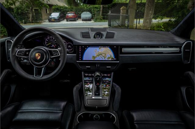 Porsche CAYENNE 3.0 E-Hybrid PDCC 22" Soft Close Vierwielbesturing Matrix Pano