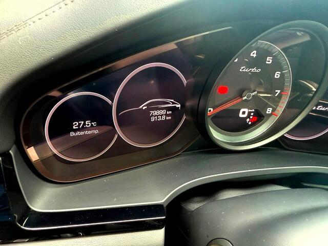 Porsche CAYENNE 4.0 Turbo 405kW/550pk Tiptronic S Techart! PANODAMADAK + LUCHTVERING + SPORT DESIGN + RSE + STUURVERWARMING + 18-WEG STOELEN + 4-WIELSTURING + PSCB REMSYSTEEM + STOELVERWARMING V&A + KEYLESS + SOFTCLOSE + PDLS PLUS + SPORTUITLAAT + 22" LM-VELGEN!!