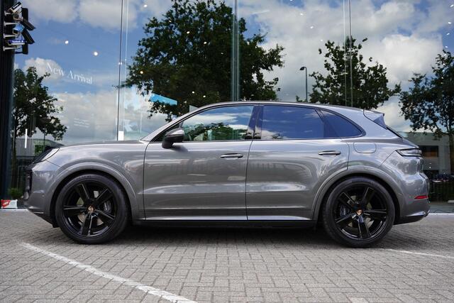 Porsche CAYENNE 3.0 E-Hybrid Black Edition / Sportdesign Pakket / Sportuilaat
