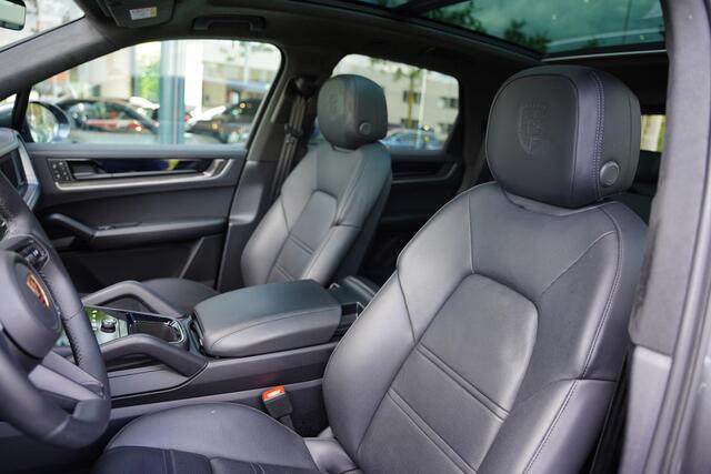 Porsche CAYENNE 3.0 E-Hybrid Black Edition / Sportdesign Pakket / Sportuilaat