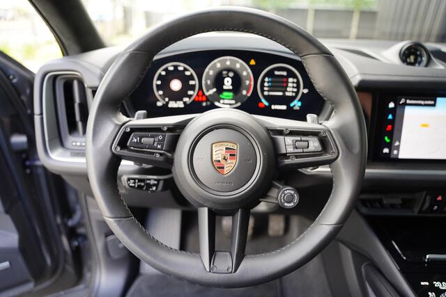 Porsche CAYENNE 3.0 E-Hybrid Black Edition / Sportdesign Pakket / Sportuilaat