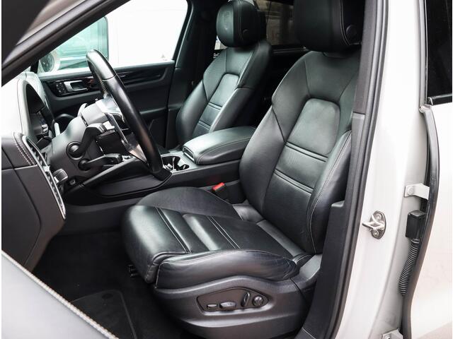 Porsche CAYENNE Coupé 3.0 E-Hybrid