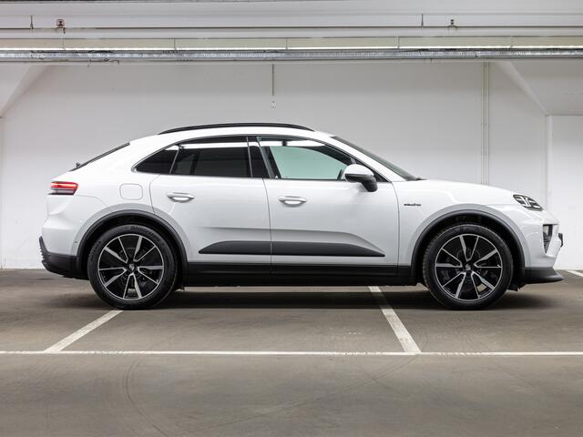 Porsche MACAN 4