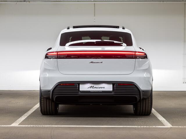 Porsche MACAN 4