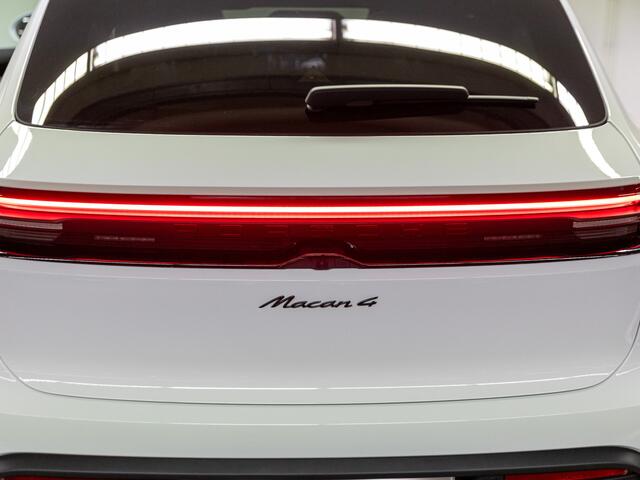 Porsche MACAN 4