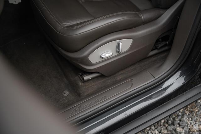 Porsche MACAN 2.0 252pk | Panorama | Camera | ACC | PASM | AppleCarplay