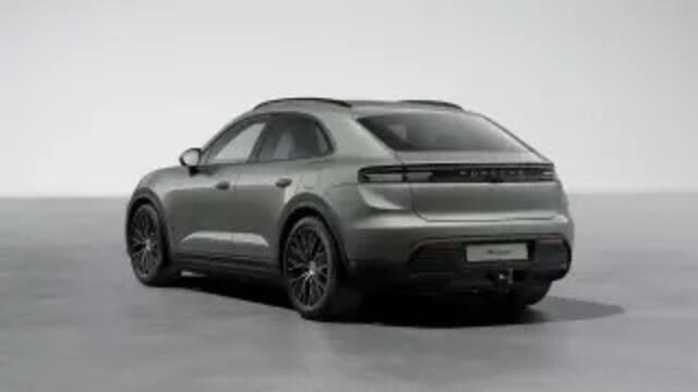 Porsche MACAN 4