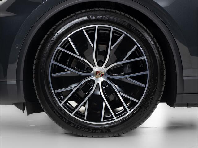 Porsche MACAN 4