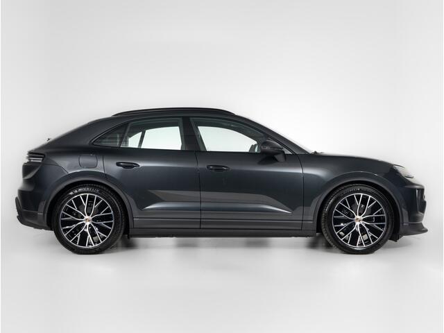 Porsche MACAN 4