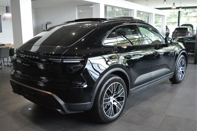 Porsche MACAN 4 100 kWh navi pano led cruise camera 20 inch !!