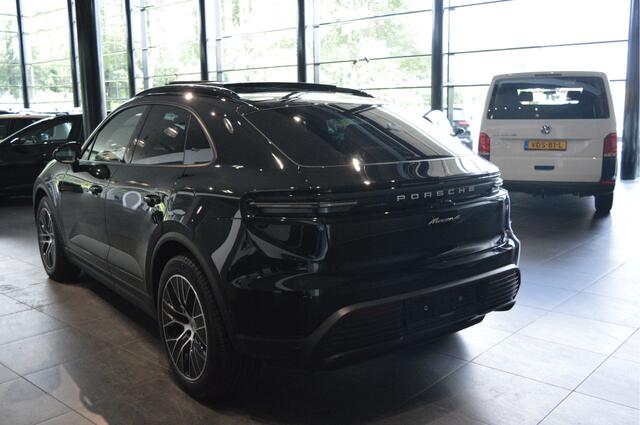 Porsche MACAN 4 100 kWh navi pano led cruise camera 20 inch !!