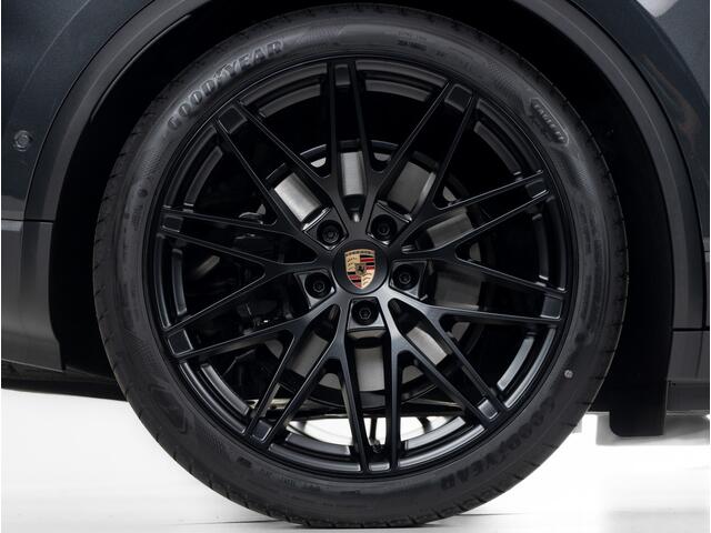 Porsche MACAN 4